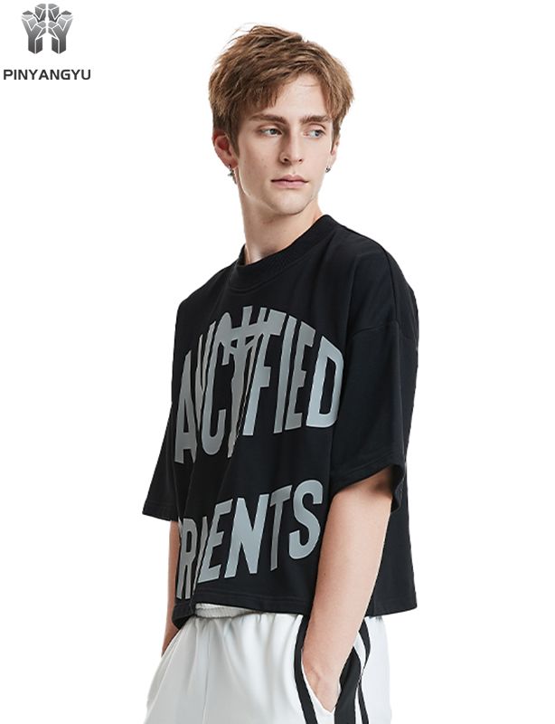 Musta lyhyt toppi - räätälöity ja personoitu pehmeä puuvillapaita